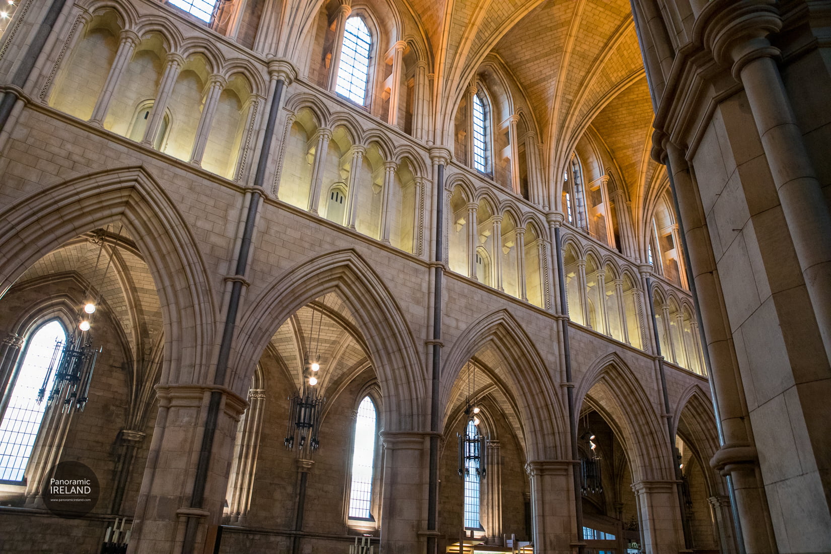 London architecture and street photography — Panoramic Ireland